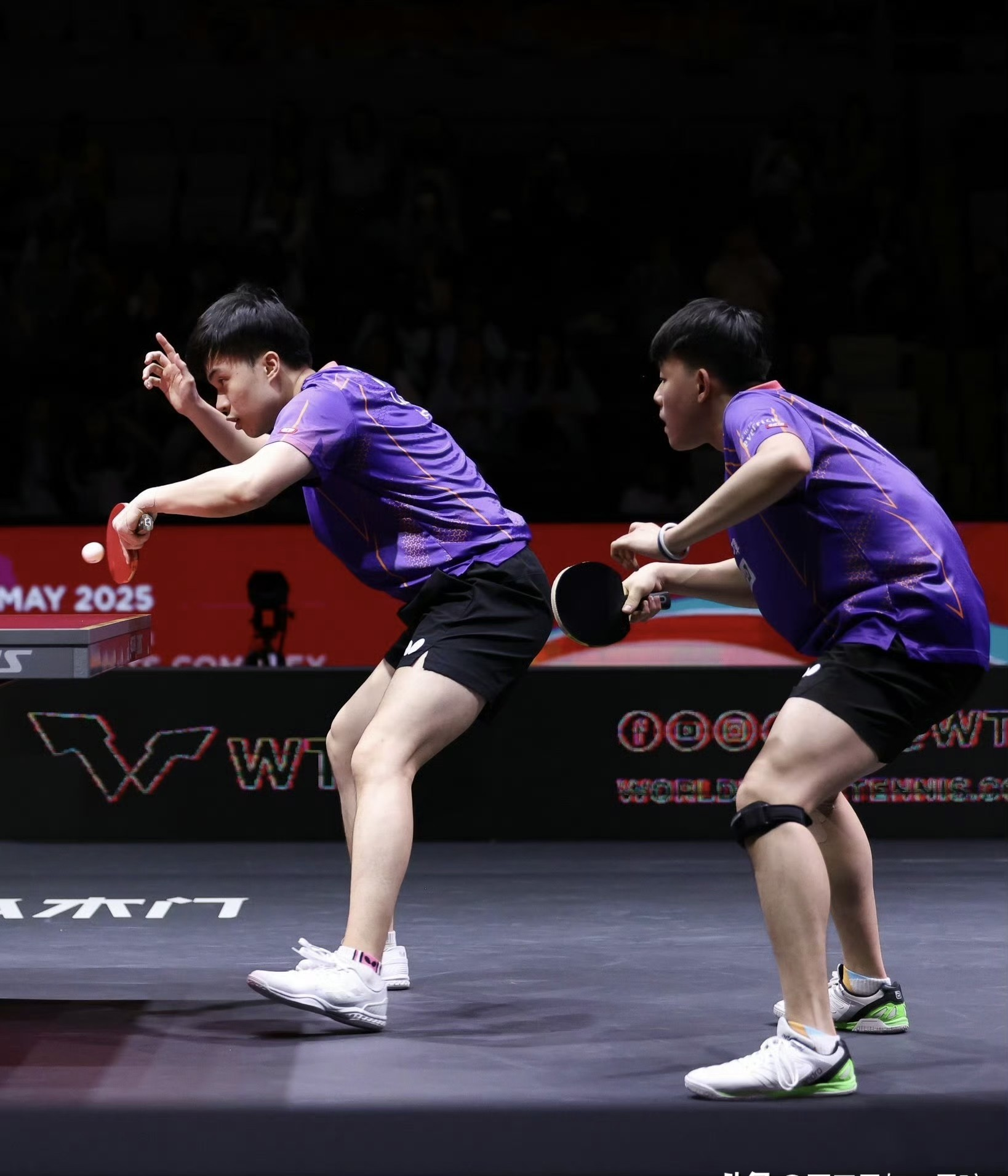 包含焦点大战：乒乓球上演巅峰碰撞的词条