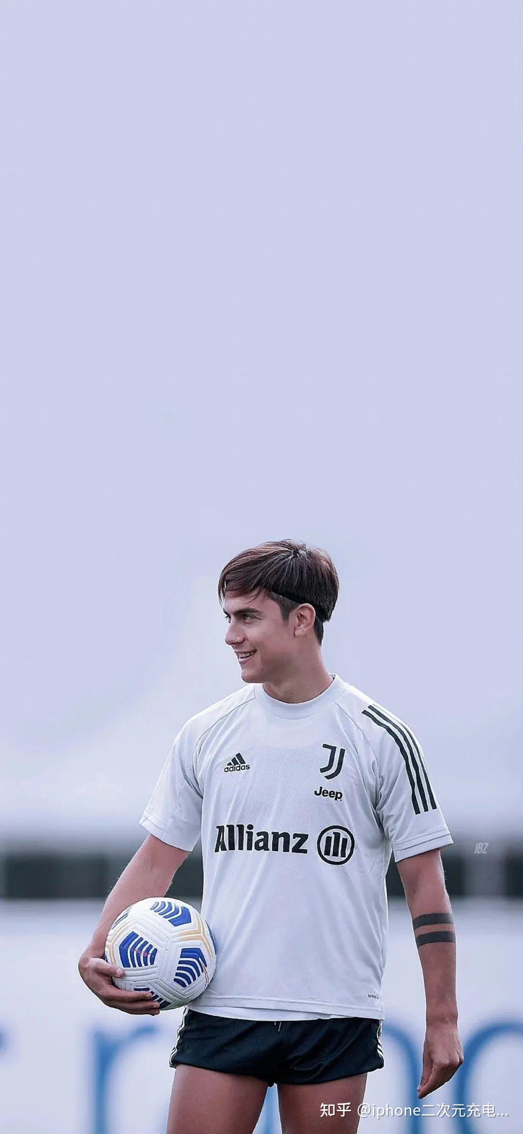 开云体育-足球球员突破自我，表现堪称完美的简单介绍