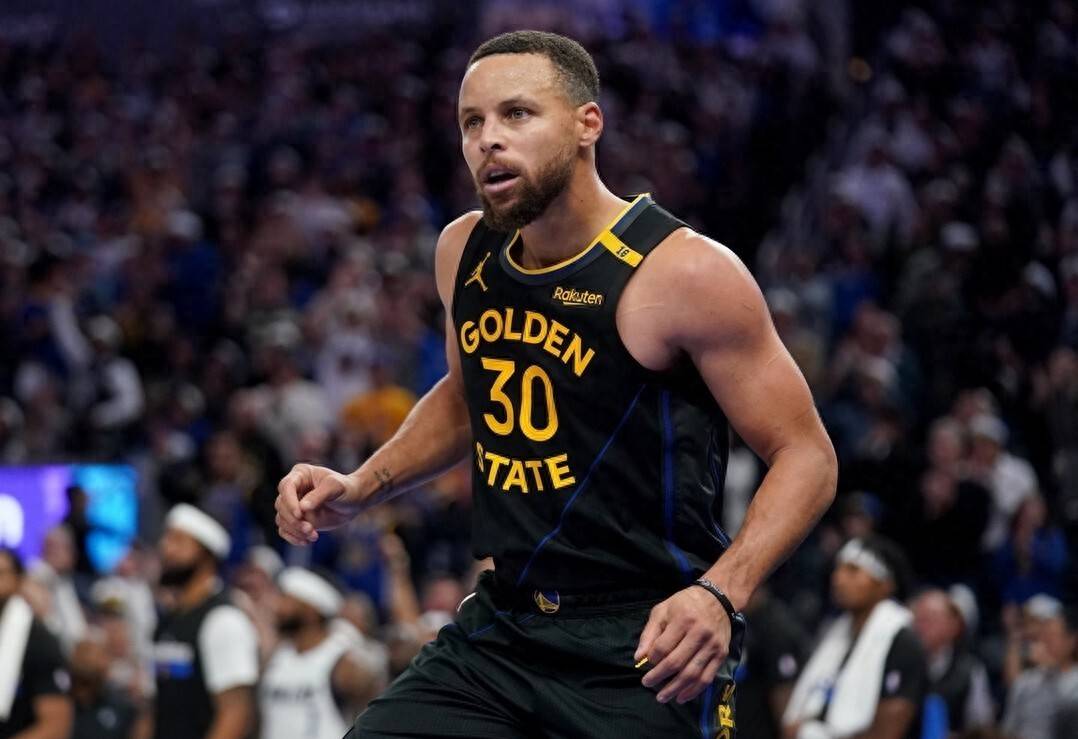 广东队翻盘爵士，库里状态火热