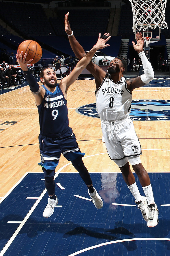 福建队完胜篮网，乔治点燃赛场