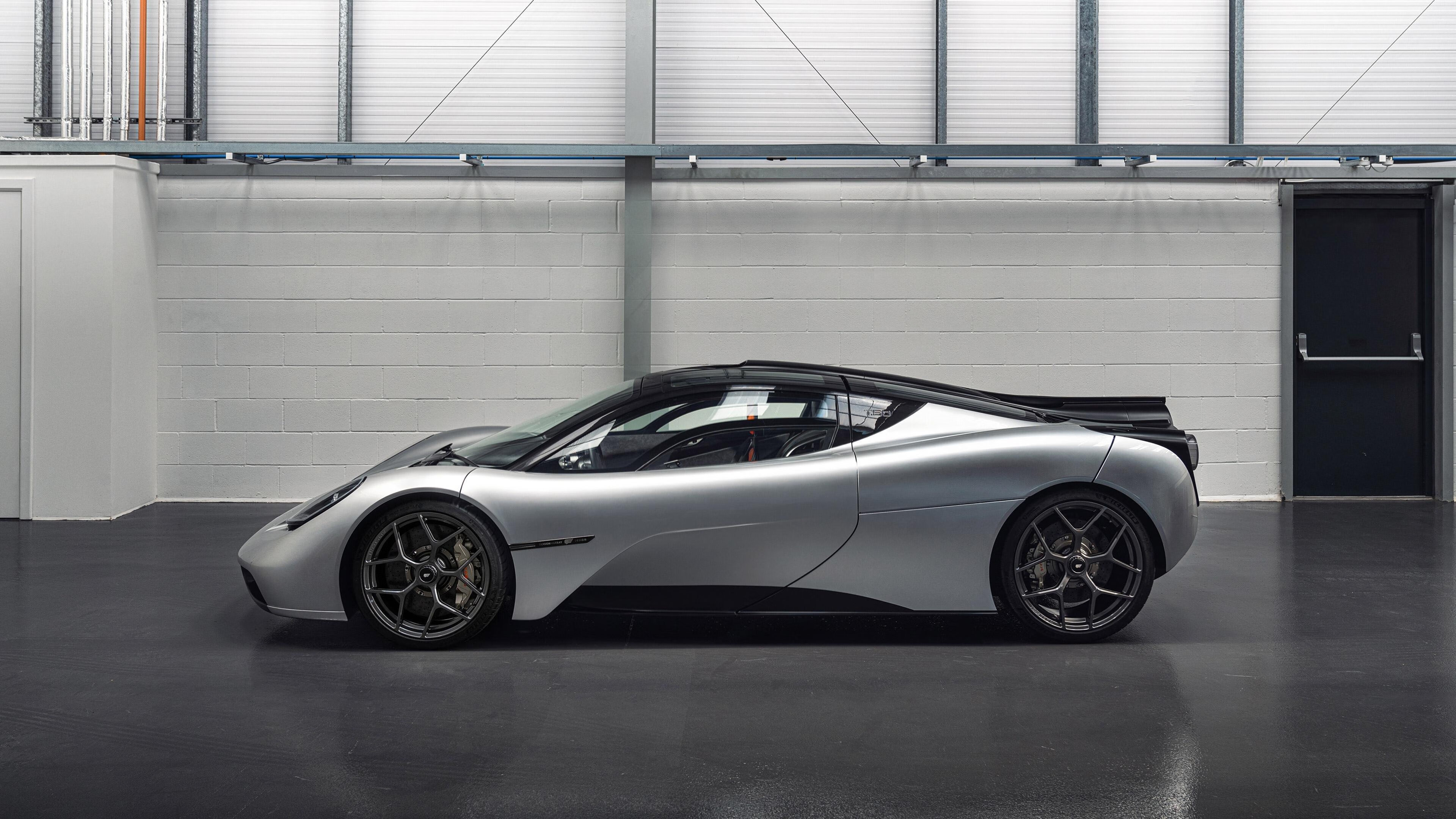 新疆队世界之巅逆袭湖人，西亚卡姆如何主宰了一场跨次元的篮球对话？