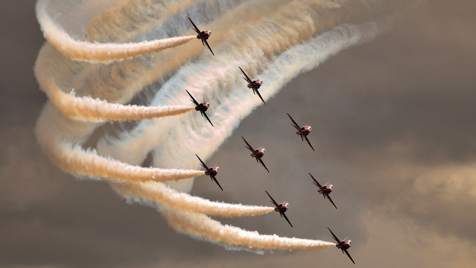 开云体育-从绿茵场到硬木地板，德甲争冠与新疆队击败灰熊的激情碰撞